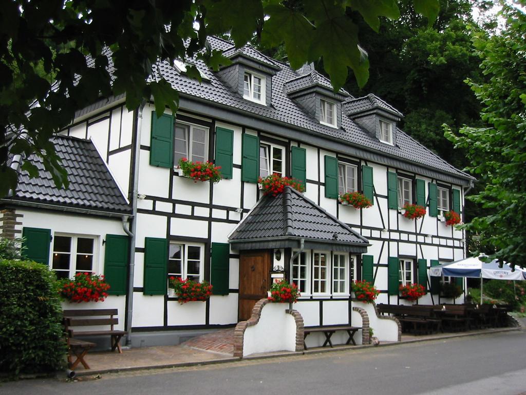 Wisskirchen Hotel & Restaurant Odenthal Bagian luar foto